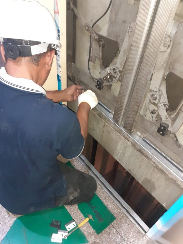 Jasa Service LIft Berbagai Merk di Pamulang